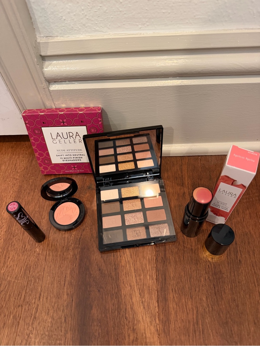 Laura Geller Neutral Eyeshadow Palette with Pink Peach Blush Duo